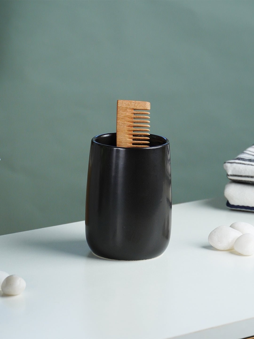 Black Ceramic with Bamboo Bathroom Set of 4 - The Golden Theory