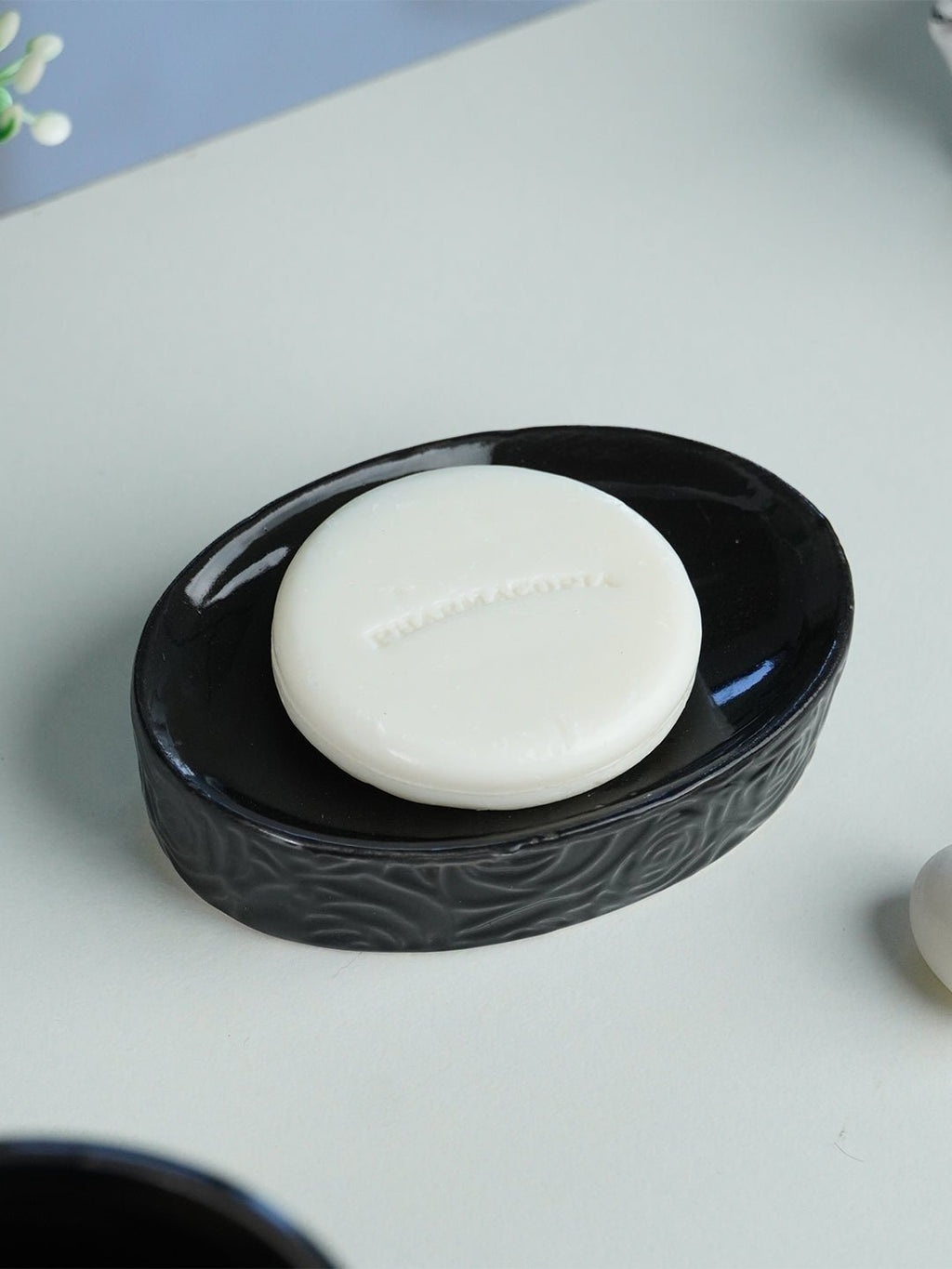 Black Embossed Rose Ceramic Bathroom Set of 3 - The Golden Theory