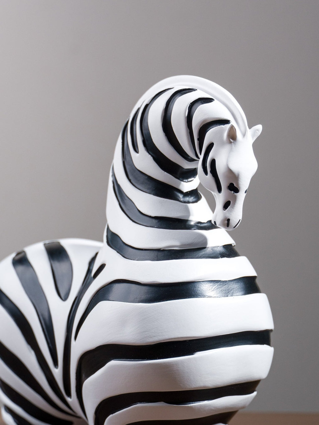 Black & White Zebra Sculpture Set - The Golden Theory