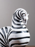 Black & White Zebra Sculpture Set - The Golden Theory