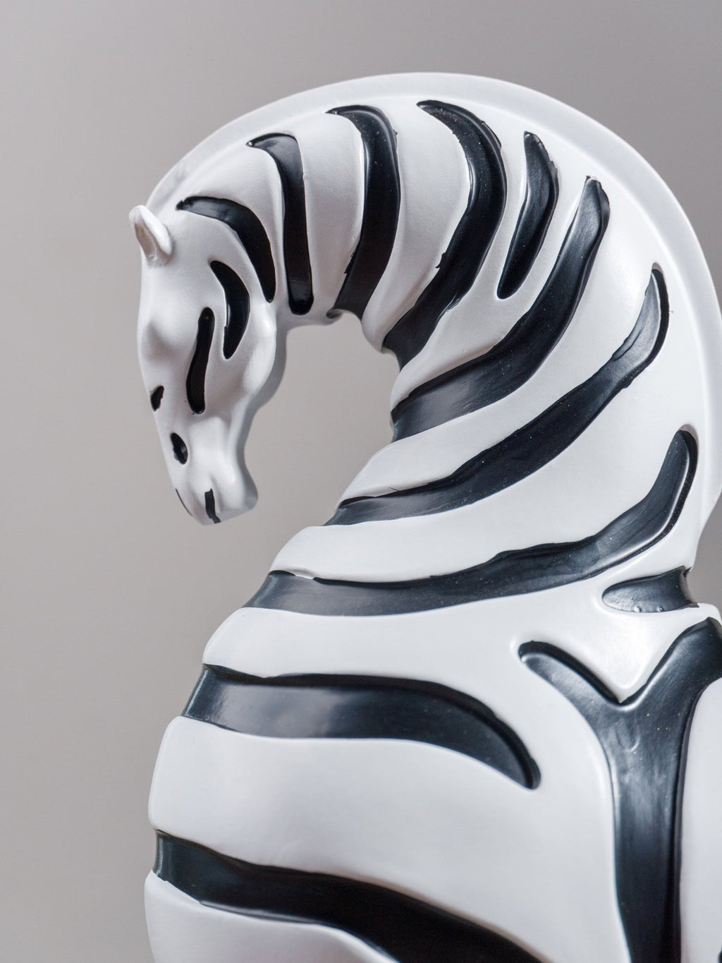 Black & White Zebra Sculpture Set - The Golden Theory