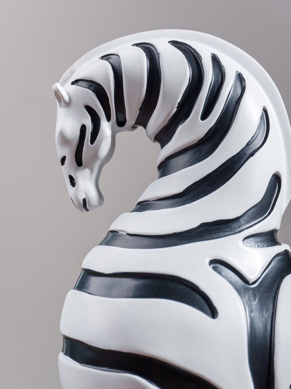 Black & White Zebra Sculpture Set - The Golden Theory