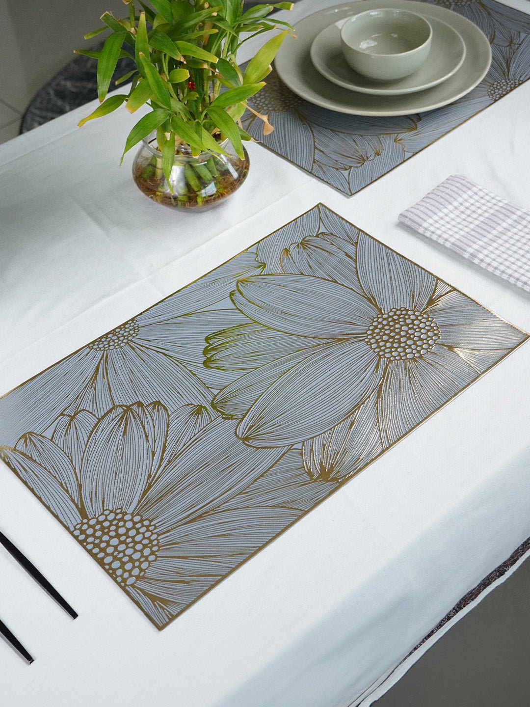 Bloom Wipeable Table Mats | Set of 2,6 - The Golden Theory