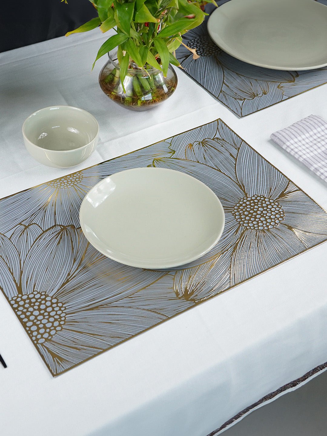 Bloom Wipeable Table Mats | Set of 2,6 - The Golden Theory