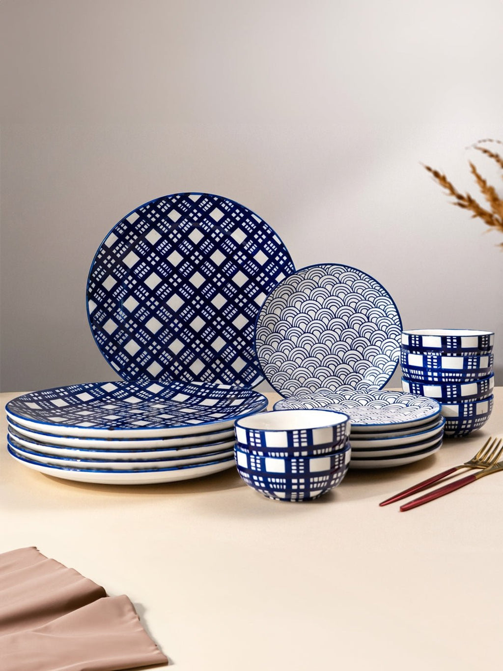 Blue and White Patterned Ceramic Dinner Set - Set of 18 - The Golden Theory