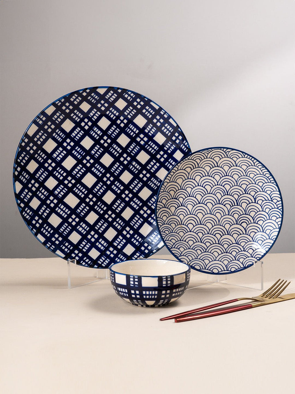 Blue and White Patterned Ceramic Dinner Set - Set of 18 - The Golden Theory