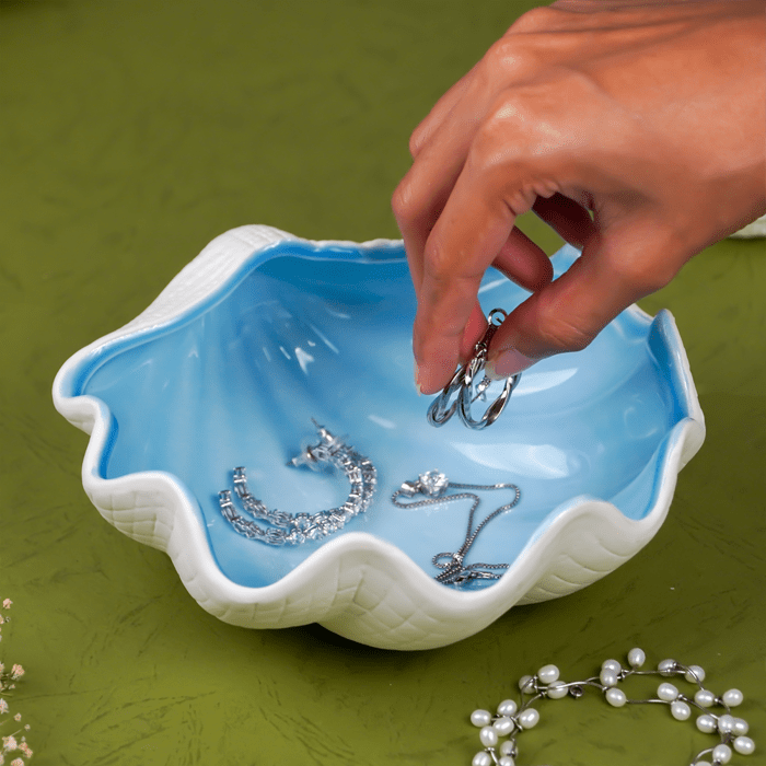 Blue and White Shell-Shaped Jwellery Bowl - The Golden Theory