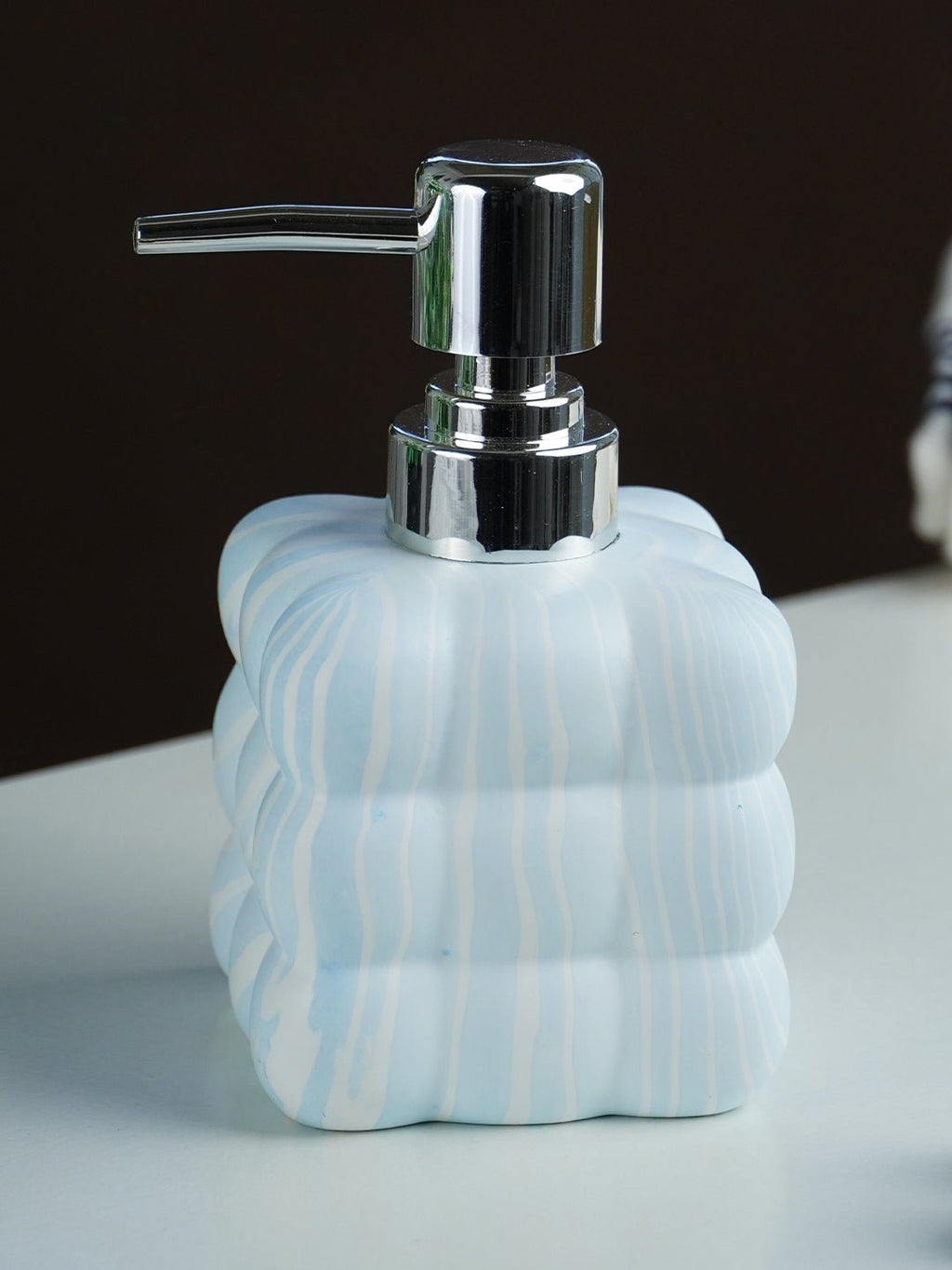 Blue and White Swirl Ceramic Soap Dispenser - The Golden Theory