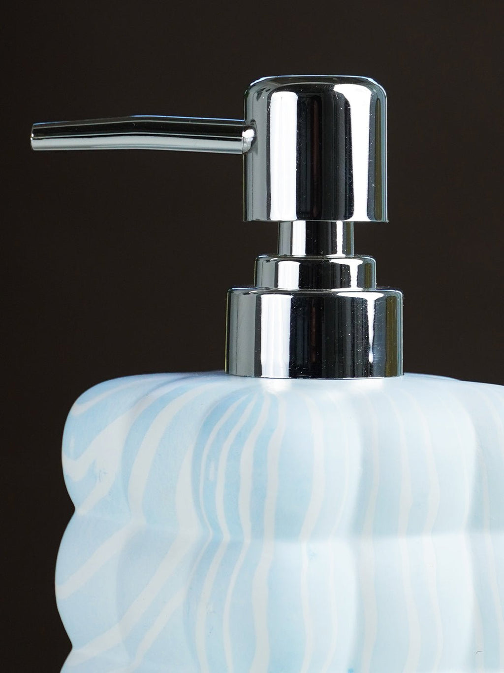 Blue and White Swirl Ceramic Soap Dispenser - The Golden Theory