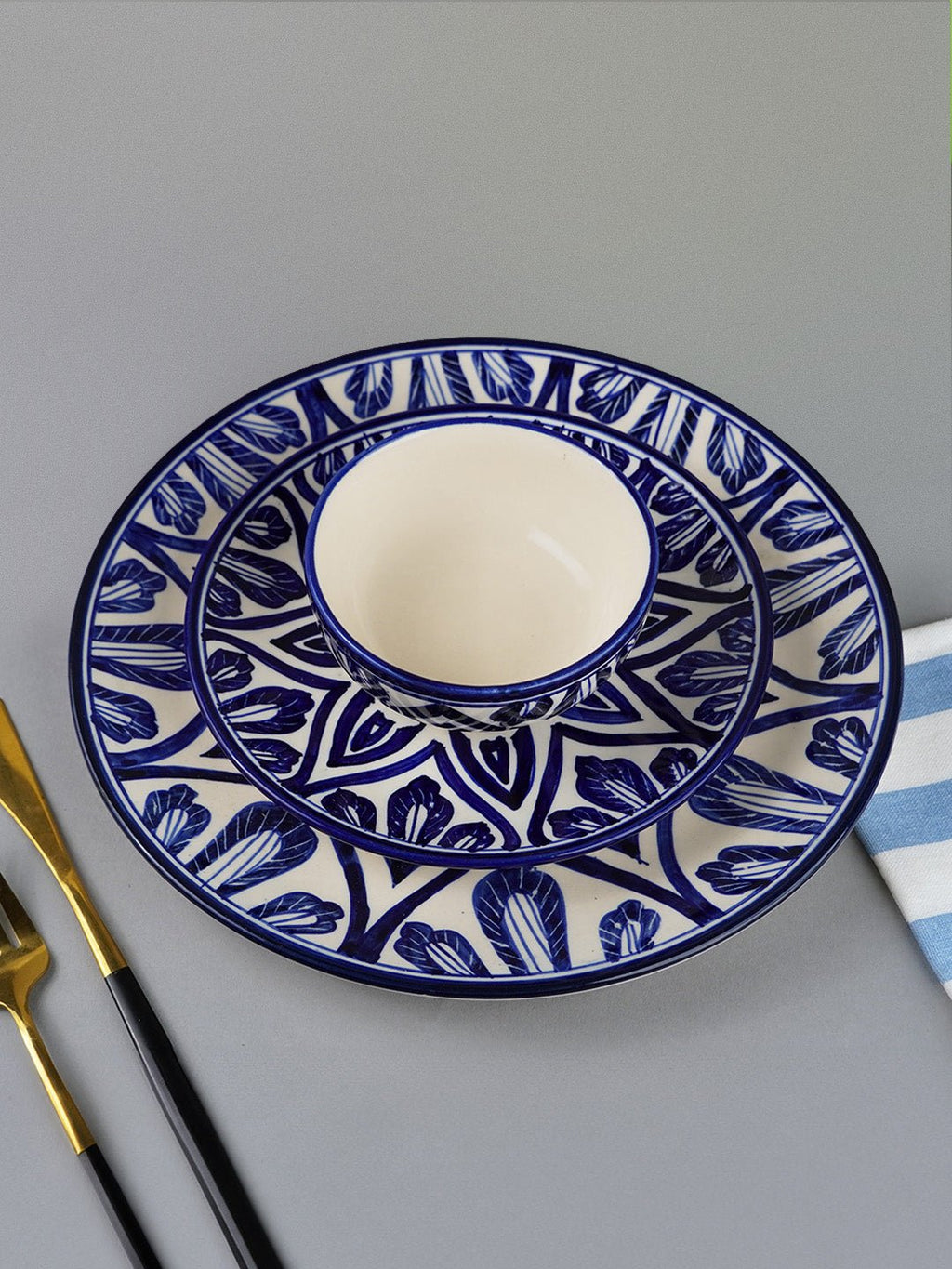 Blue Floral Mandala Design Dinnerware - Set of 18 - The Golden Theory