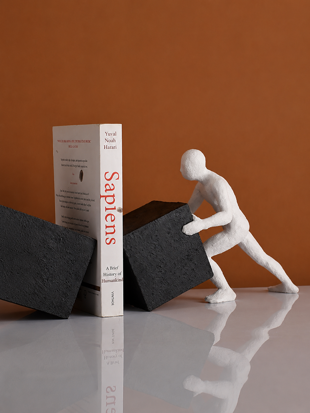 Black and White Resin Bookend Secondary image
