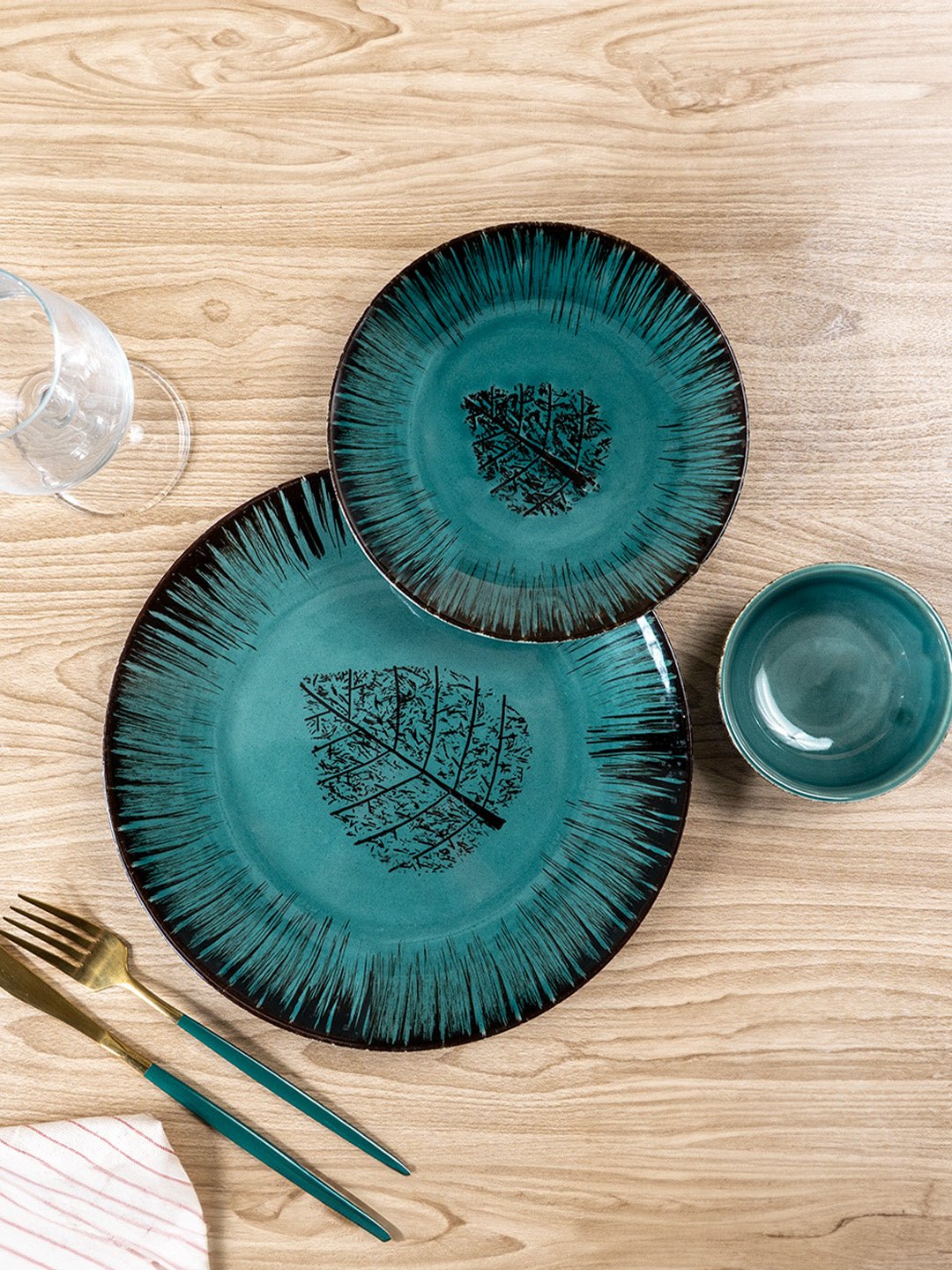 Ceramic Dinner Set with Black Tree Motif - Set of 18 - The Golden Theory