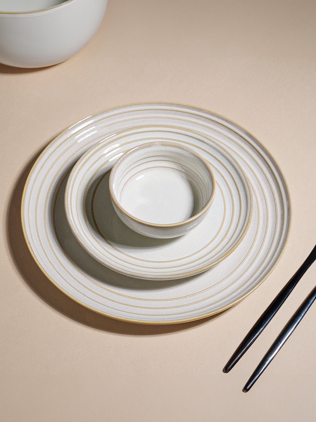 Classic Ivory Ceramic Dinner Set of 26 with Soup Bowls - The Golden Theory