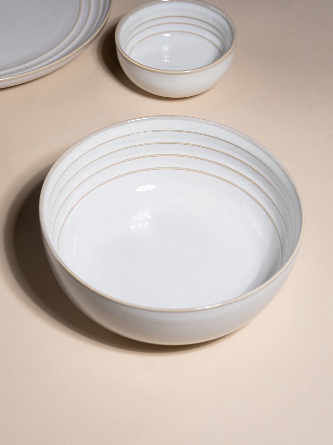 Classic Ivory Ceramic Serving Bowl - The Golden Theory
