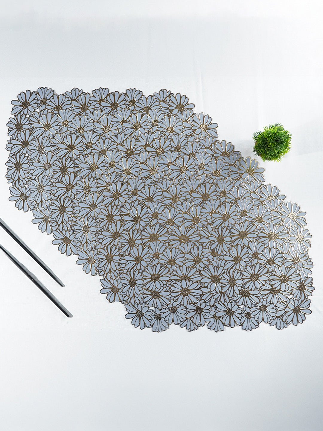 Daisy Anti Slip Mats | Set of 2,6 - The Golden Theory