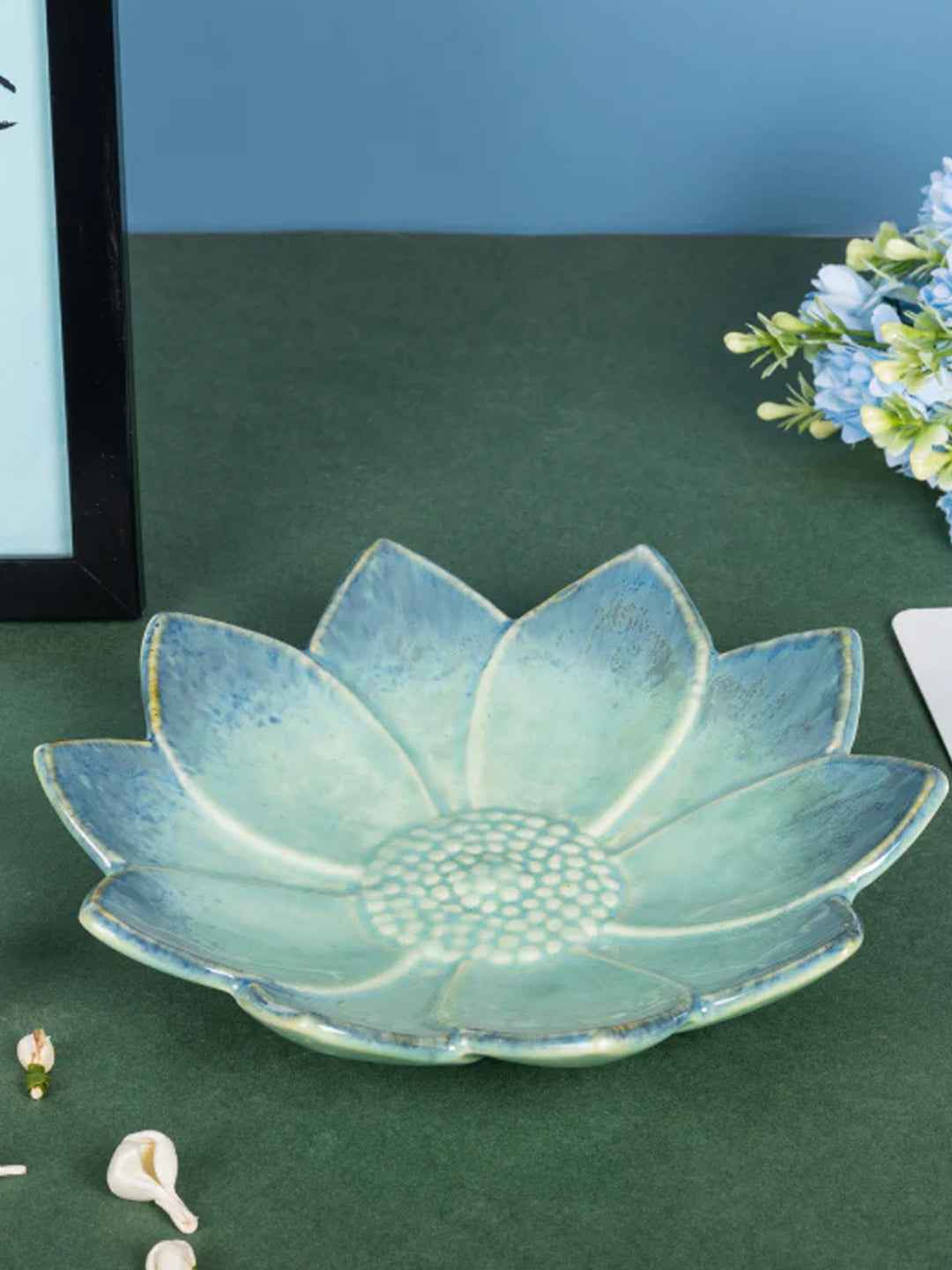 Dual Tone Blue Color Flower-Shaped Platter
