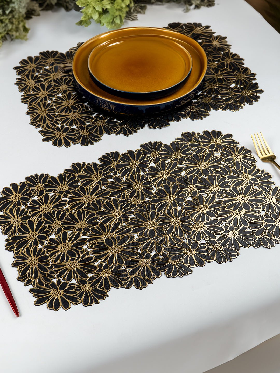 Elegant Black & Gold Table Mat - Set of 2 & 6 - The Golden Theory