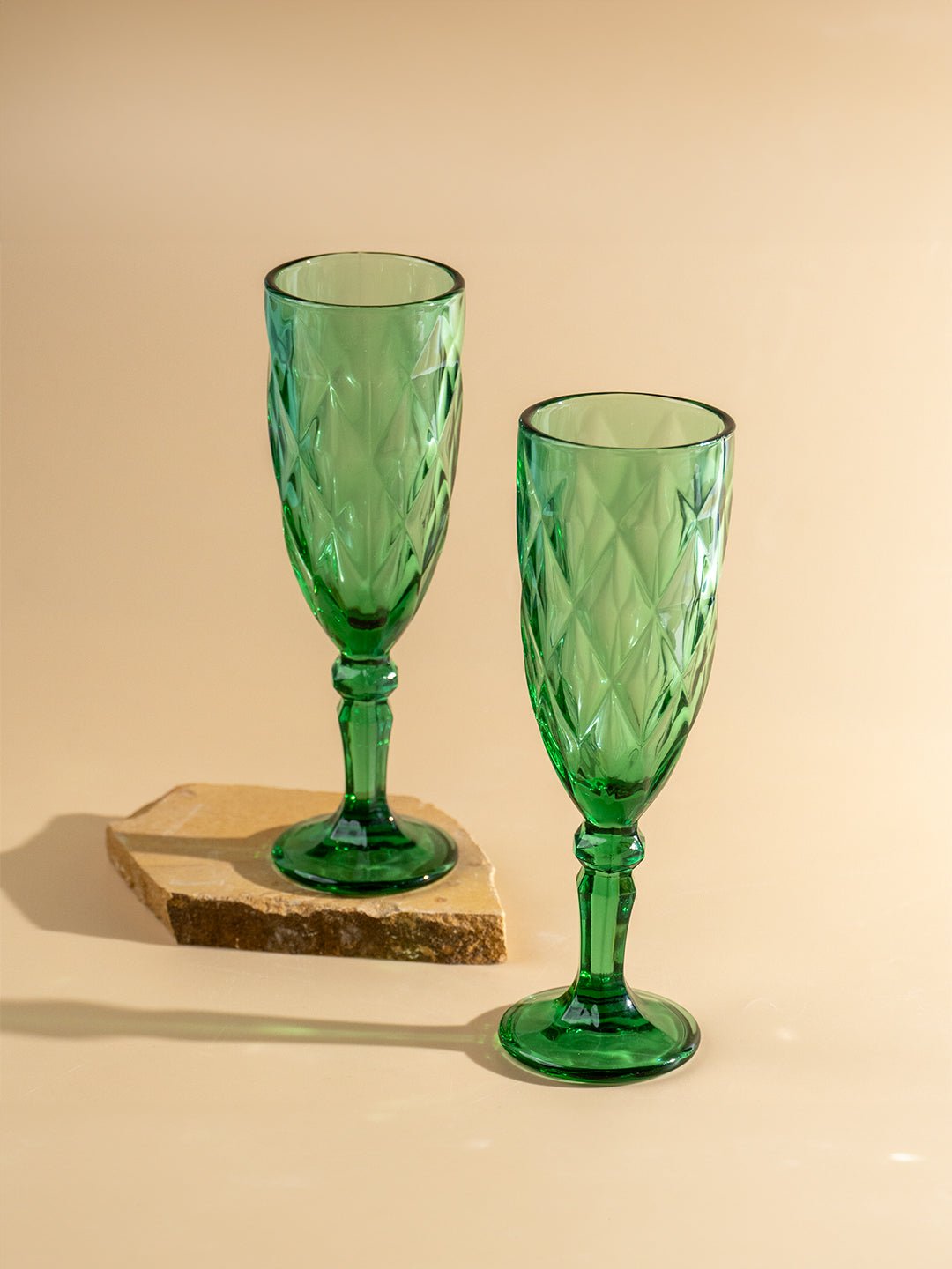 Emerald Green Diamond-Cut Glass Goblet - Set of 6 - The Golden Theory