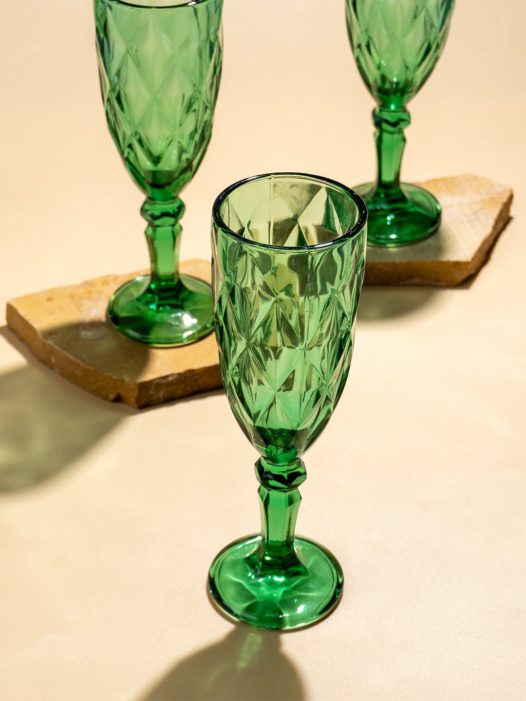 Emerald Green Diamond-Cut Glass Goblet - Set of 6 - The Golden Theory