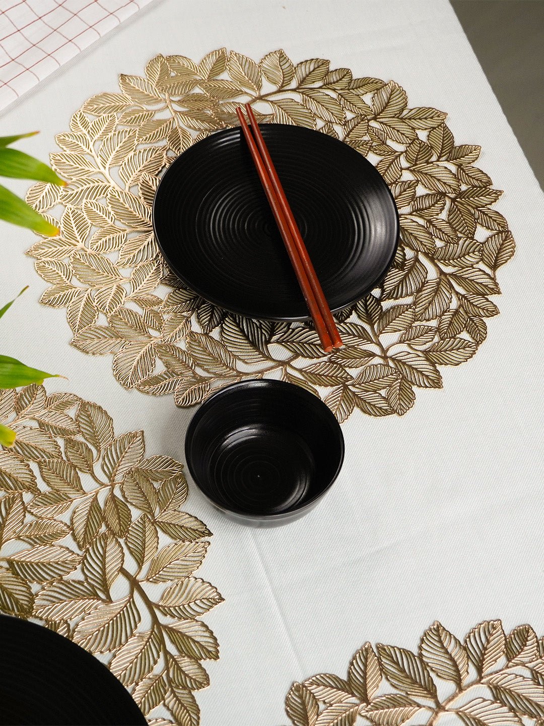 Flower Decorative Table Mats | Set of 2,6 - The Golden Theory