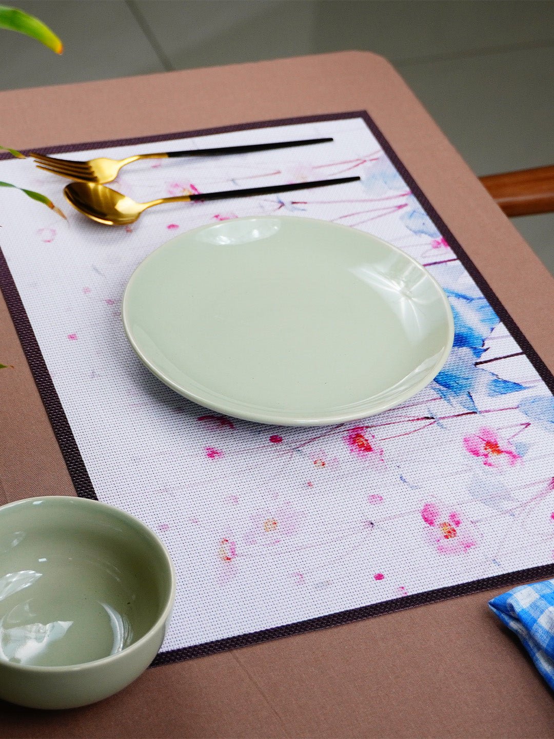 Gardenia Waterproof Table Mat | Set of 2,6 - The Golden Theory