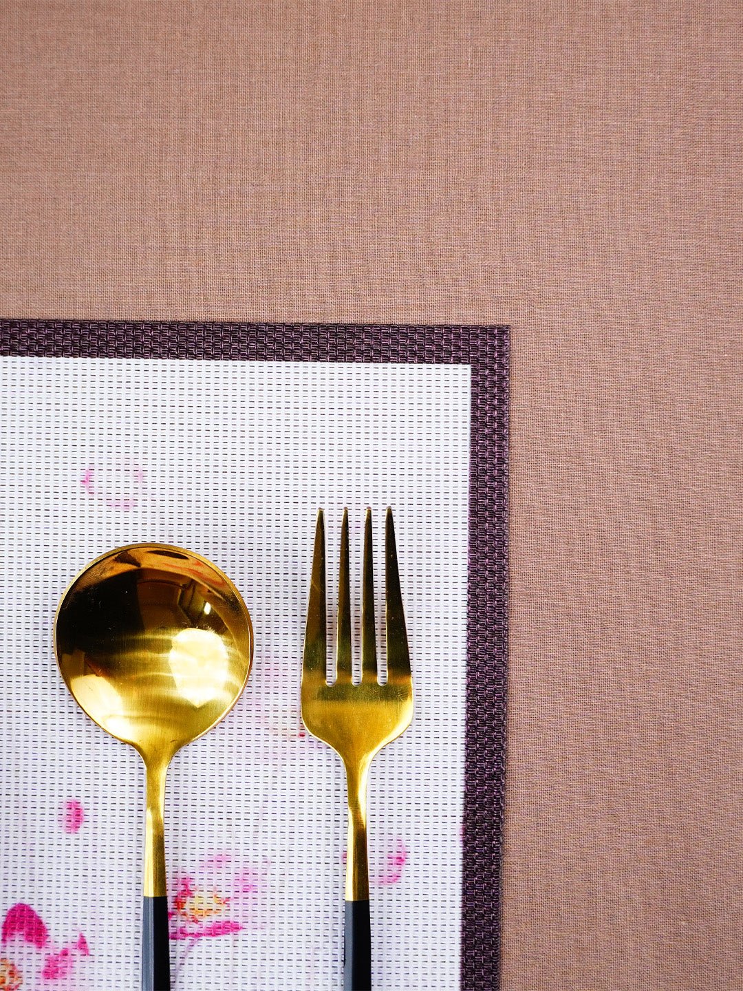 Gardenia Waterproof Table Mat | Set of 2,6 - The Golden Theory