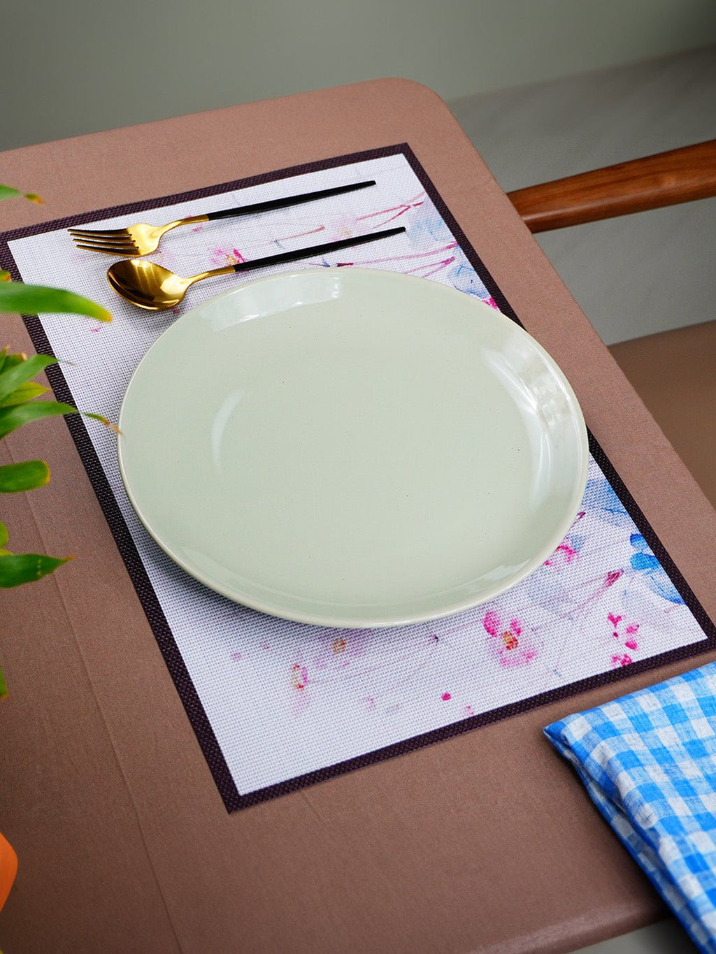 Gardenia Waterproof Table Mat | Set of 2,6 - The Golden Theory