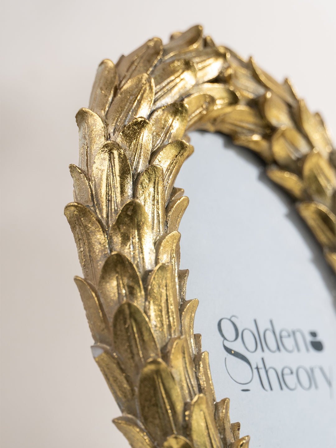 Gold Leaf Pattern Oval Photo Frame - The Golden Theory