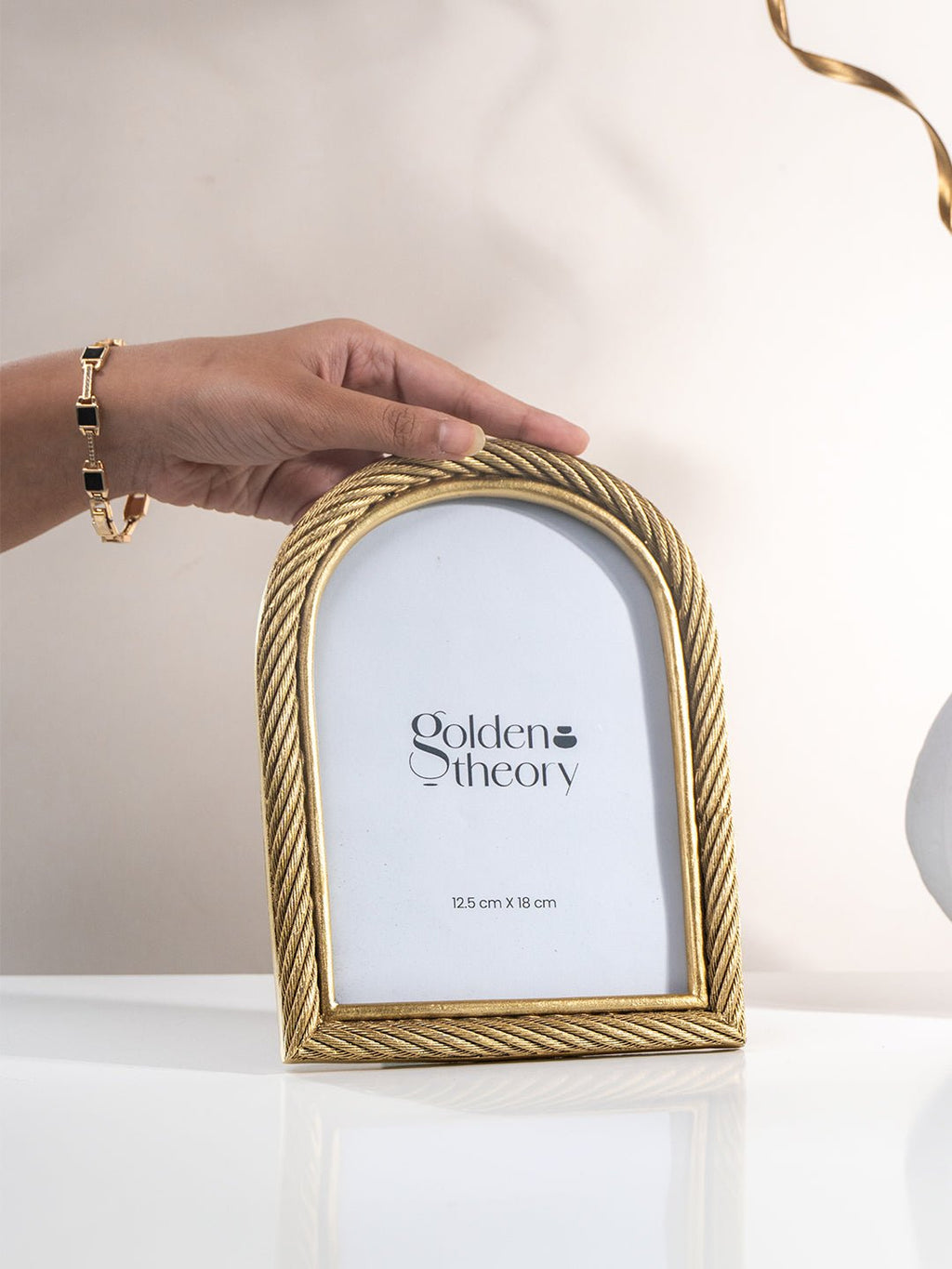 Gold Rope Vintage Frame - Large - The Golden Theory