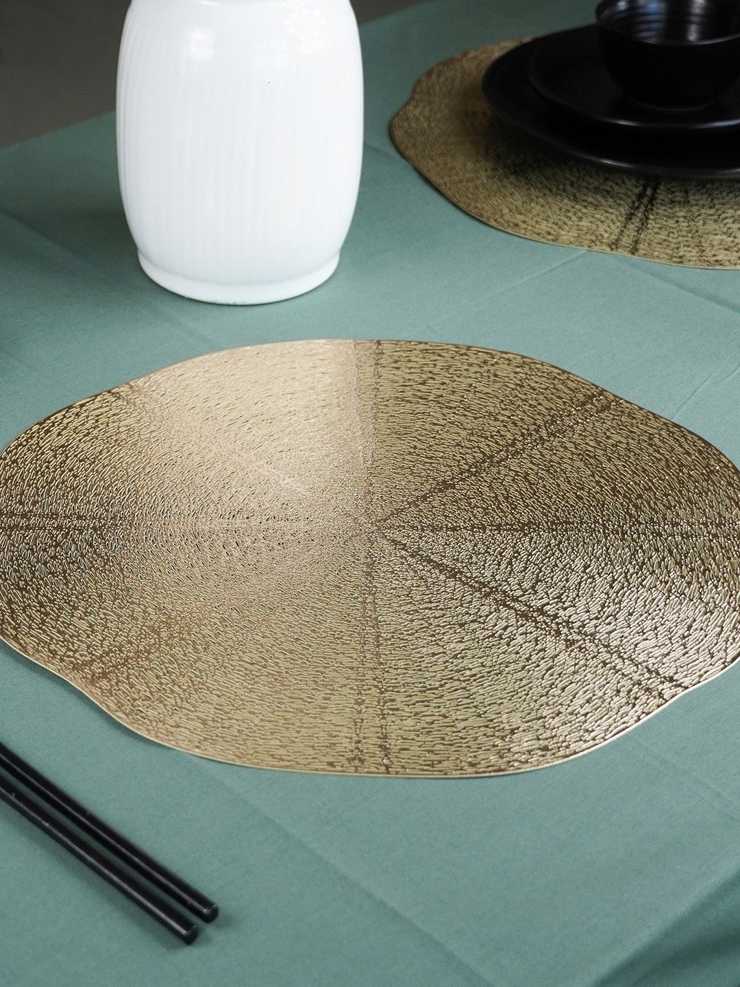 Golden Designer Table Mats | Set of 2,6 - The Golden Theory
