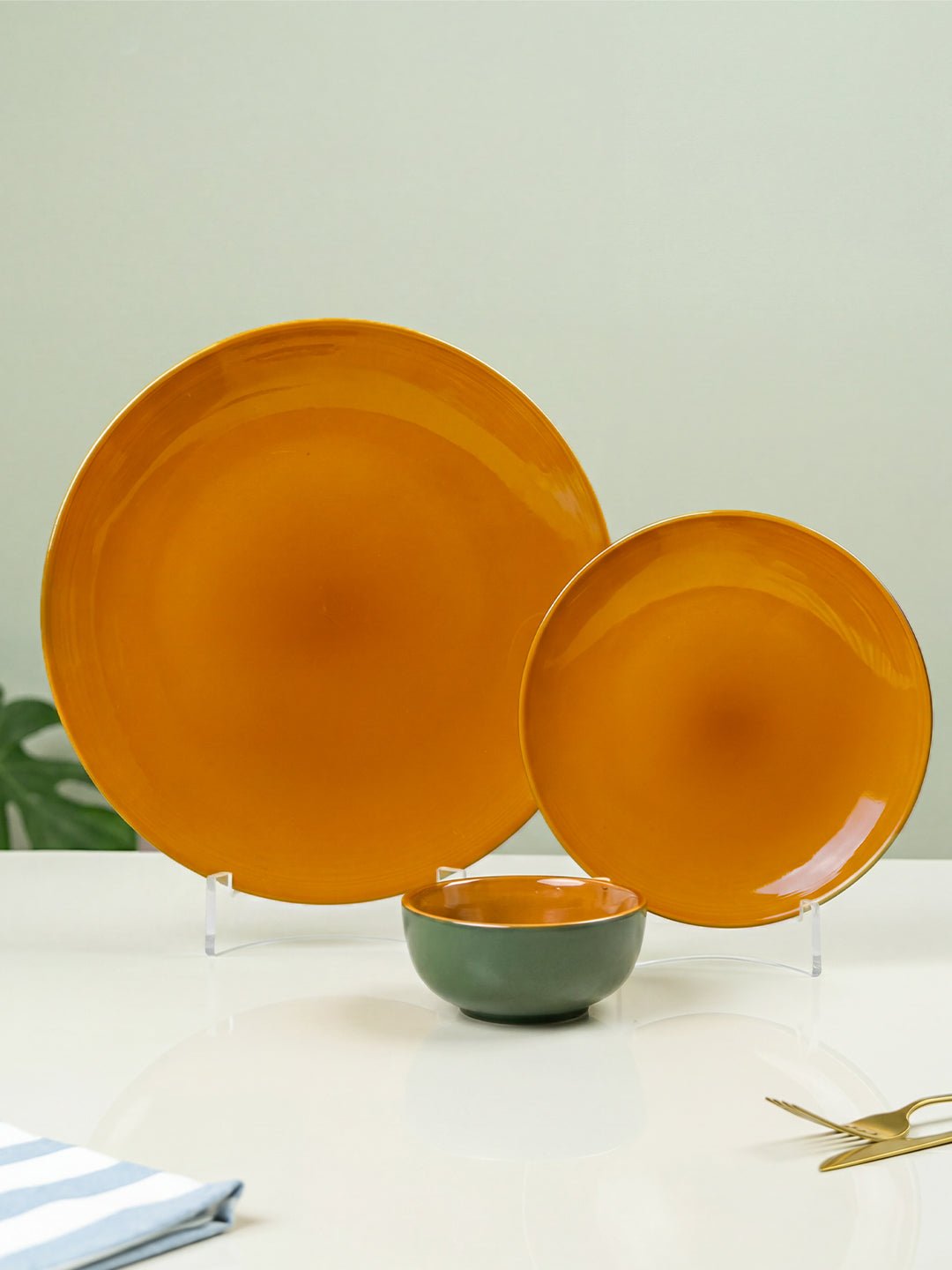 Golden Dinner Set with Green Exterior (Set of 23) - The Golden Theory