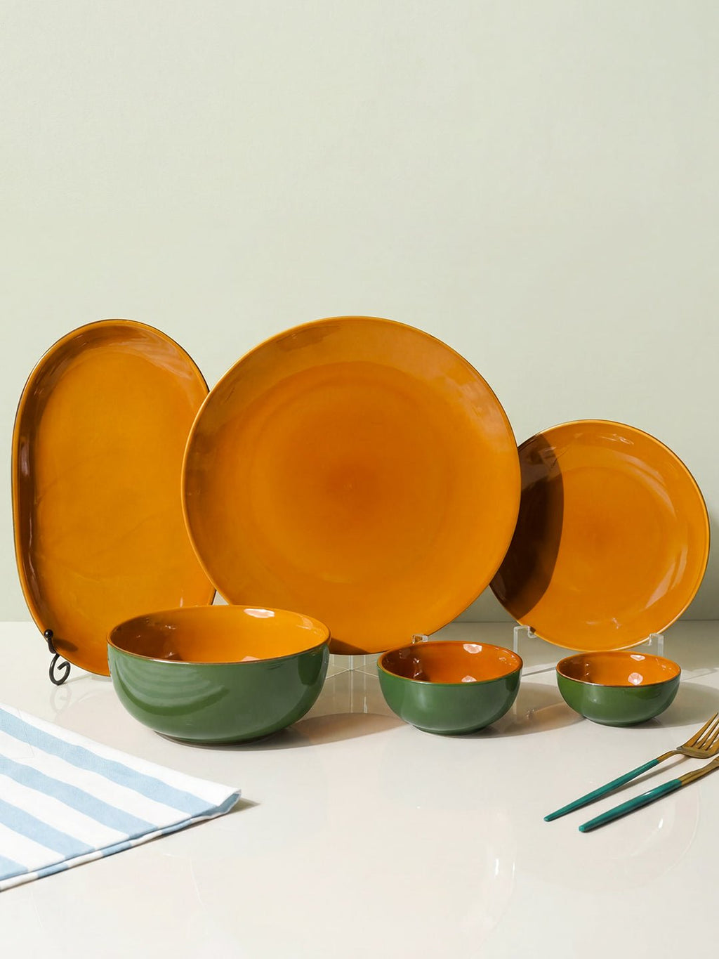 Golden Dinner Set with Green Exterior (Set of 23) - The Golden Theory
