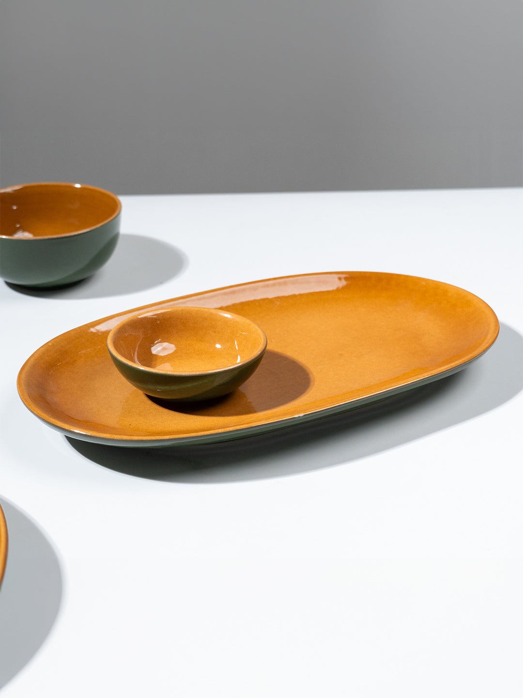 Golden Dinner Set with Green Exterior (Set of 23) - The Golden Theory