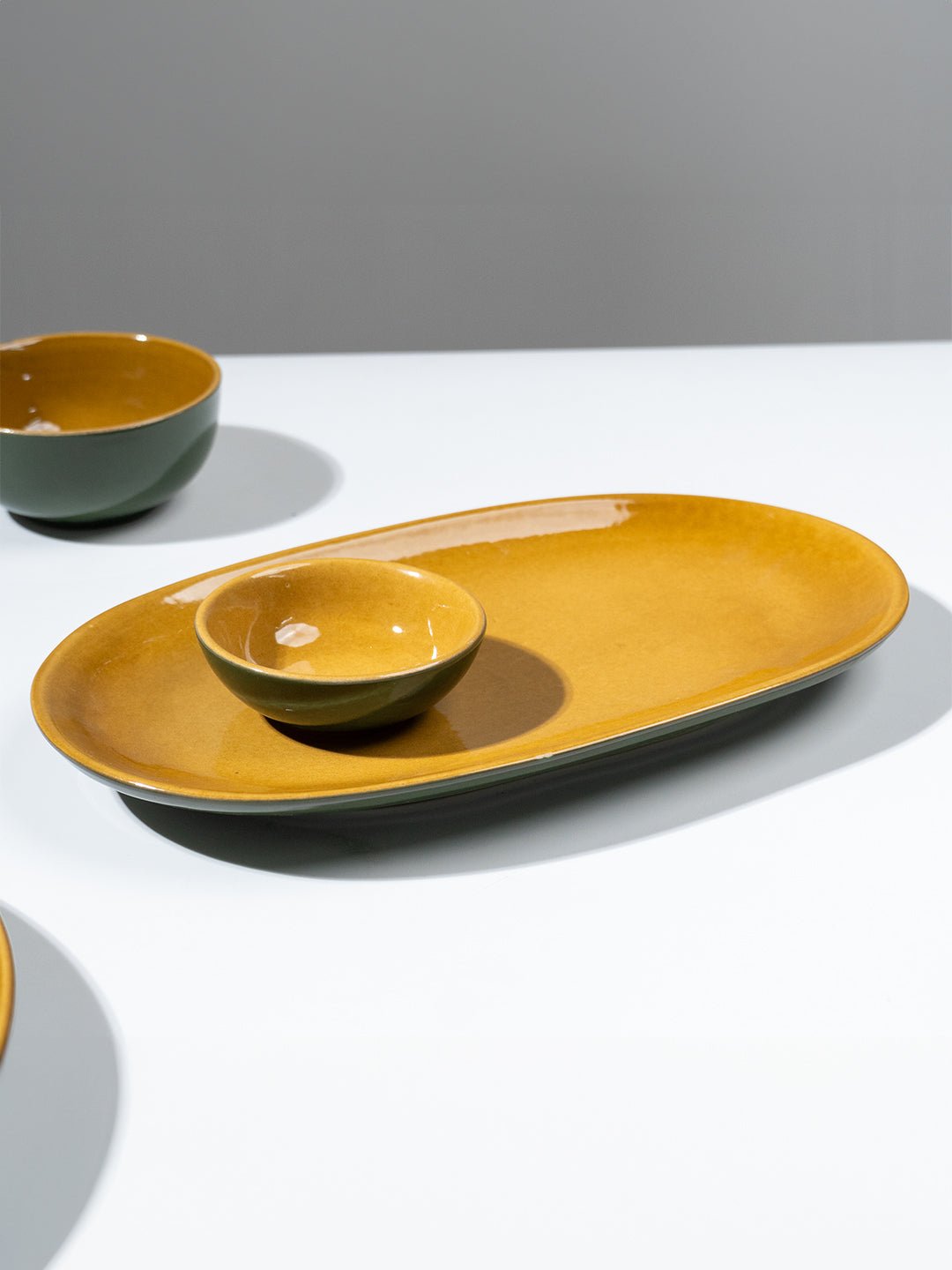 Golden Platter with Two Chutney Bowls - The Golden Theory Main image