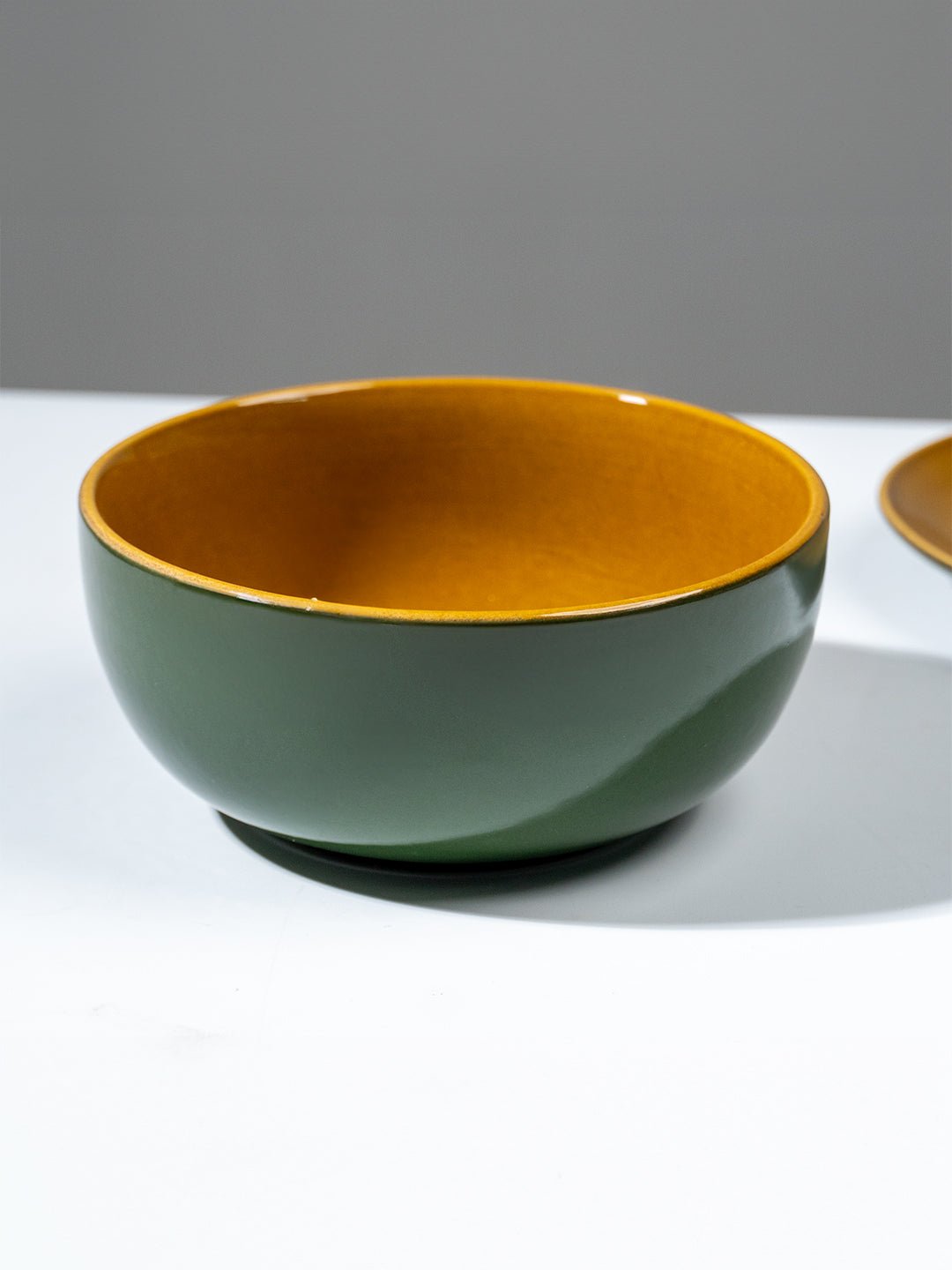 Golden Serving Bowl with Green Exterior - The Golden Theory