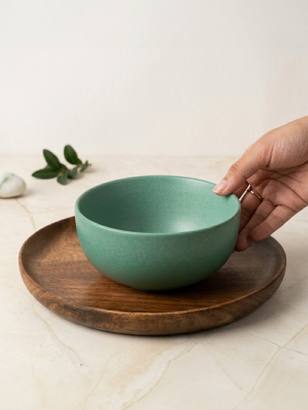 Green Ceramic Classic Serving Bowl - The Golden Theory
