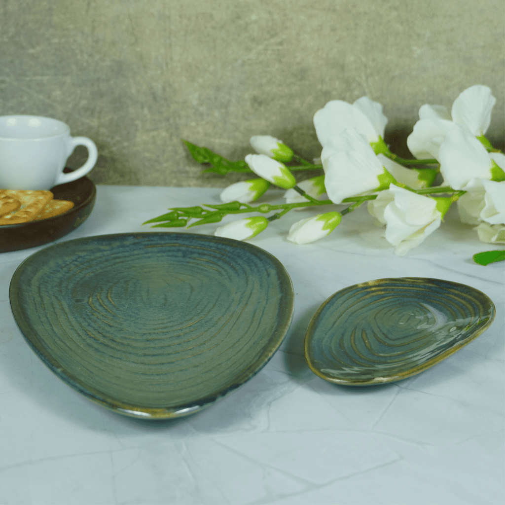 Green Ceramic Drop-Shaped Snack Plate | Set of 2 - The Golden Theory