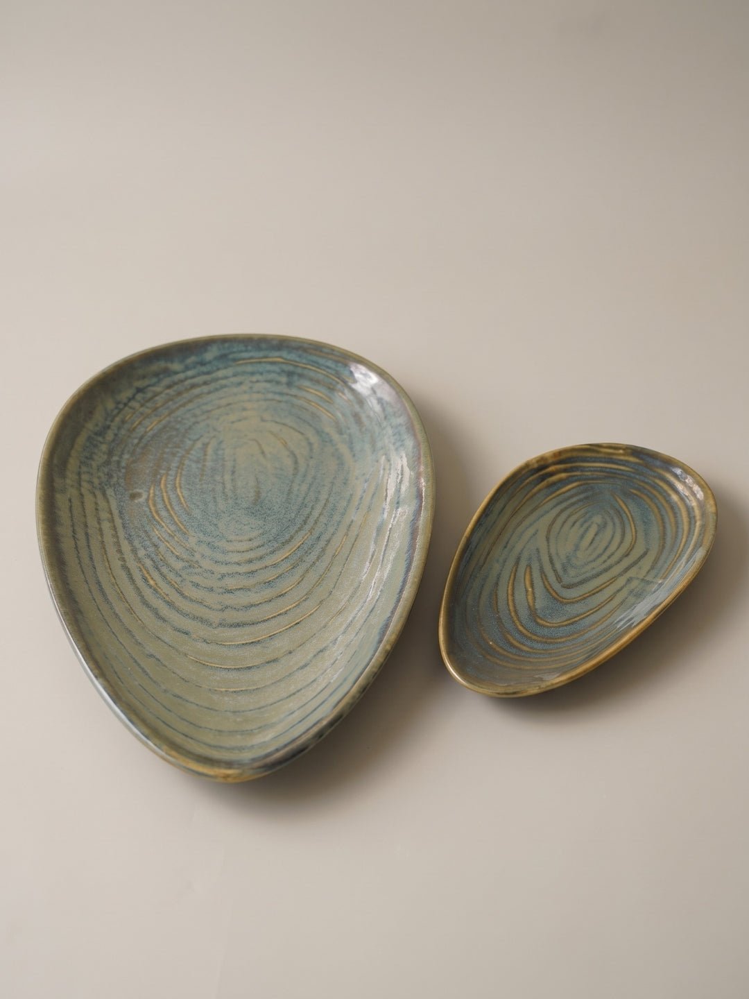 Green Ceramic Drop-Shaped Snack Plate | Set of 2 - The Golden Theory Main image
