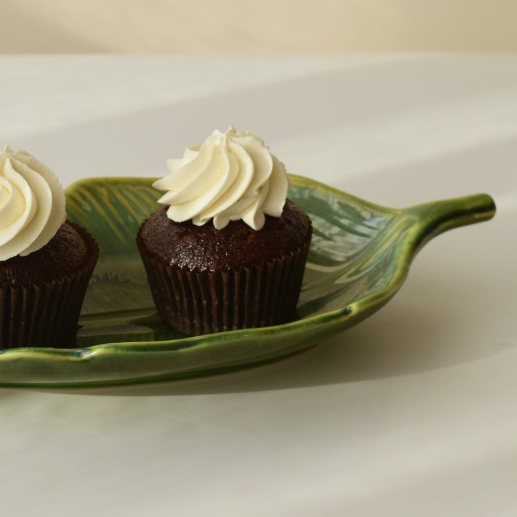 Green Ceramic Leaf Shaped Platter - The Golden Theory