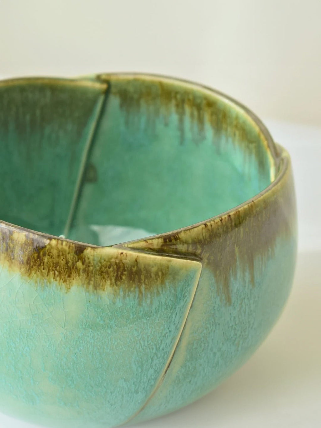 Green Ceramic Serving Bowl - The Golden Theory