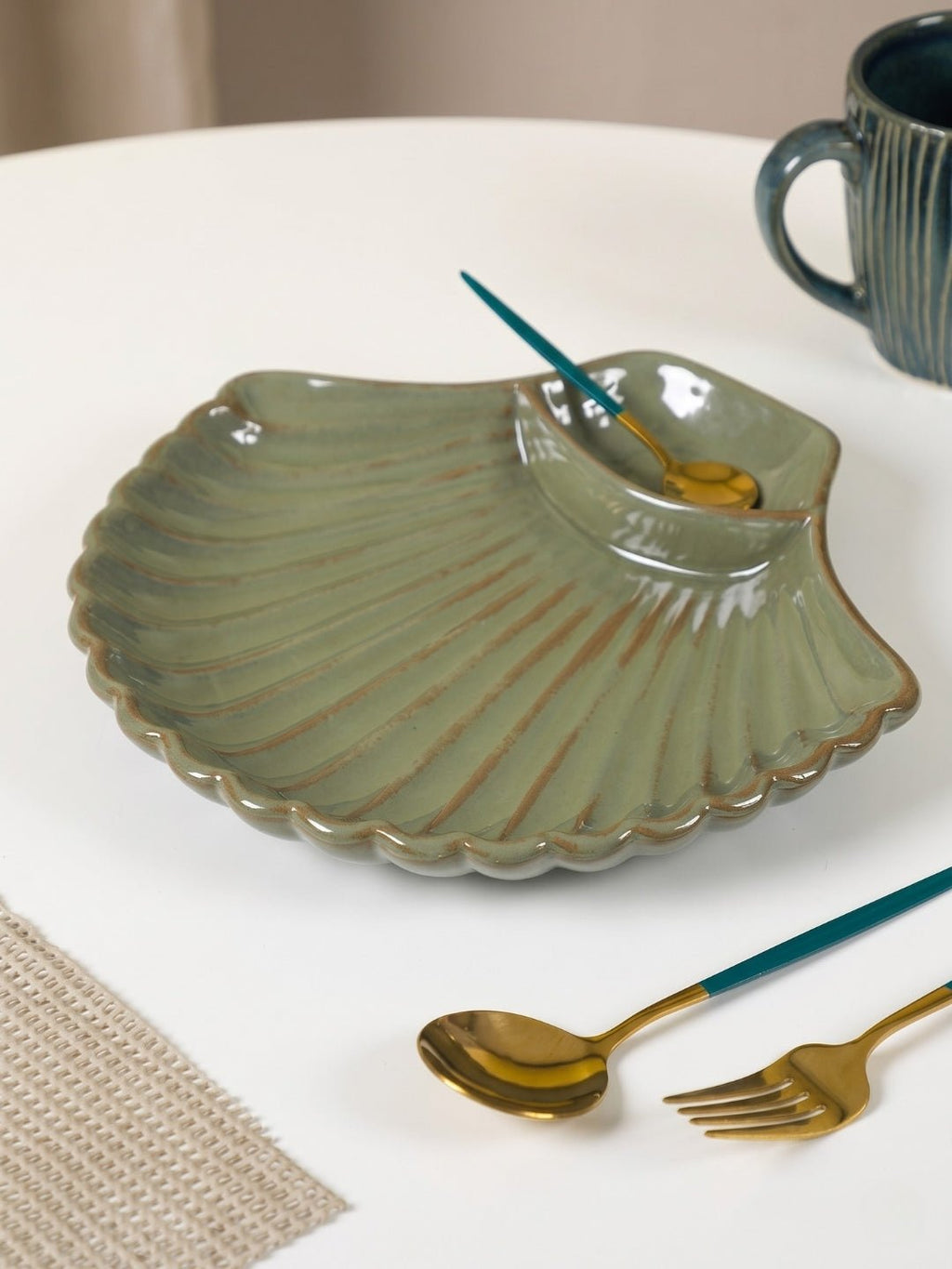 Green Color Shell-Shaped Platter - The Golden Theory