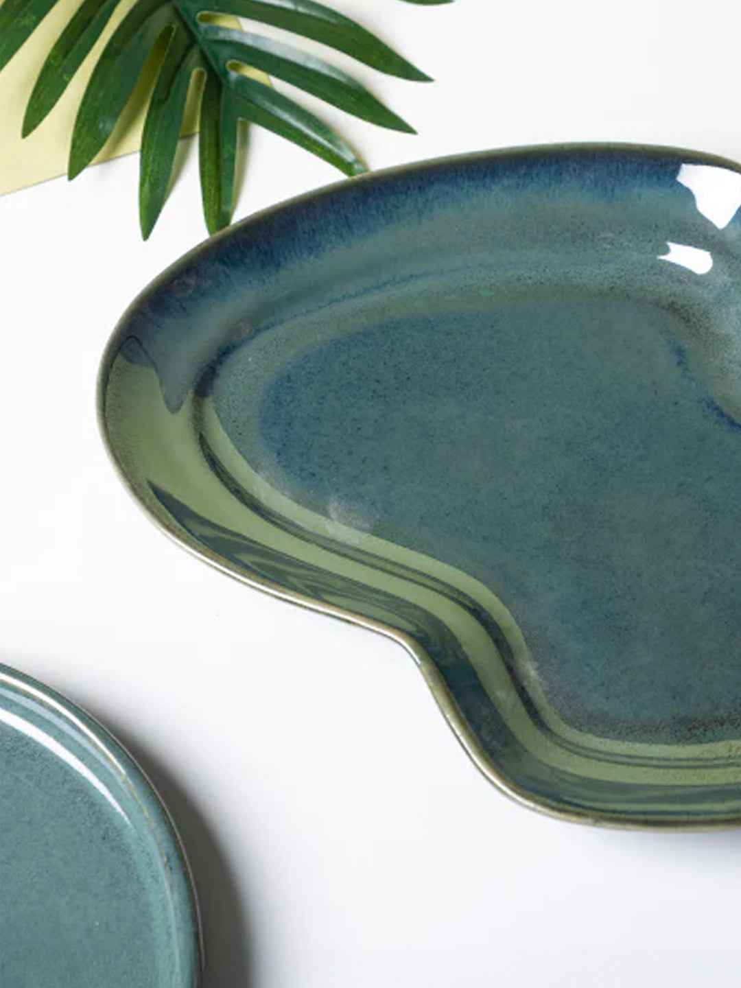 Grey Color Zig Zag Shaped Platter Secondary image
