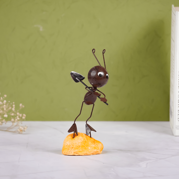 Handcrafted Metal Ant Figurines with Crystal Leaf - Set of 2 - The Golden Theory