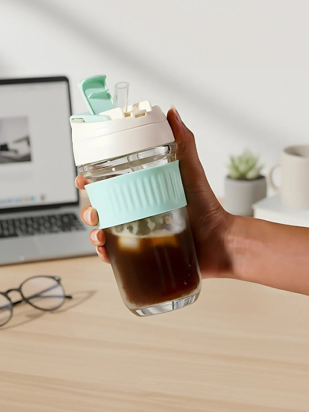 Iced Coffee Sipper with Mint Silicone Grip - The Golden Theory