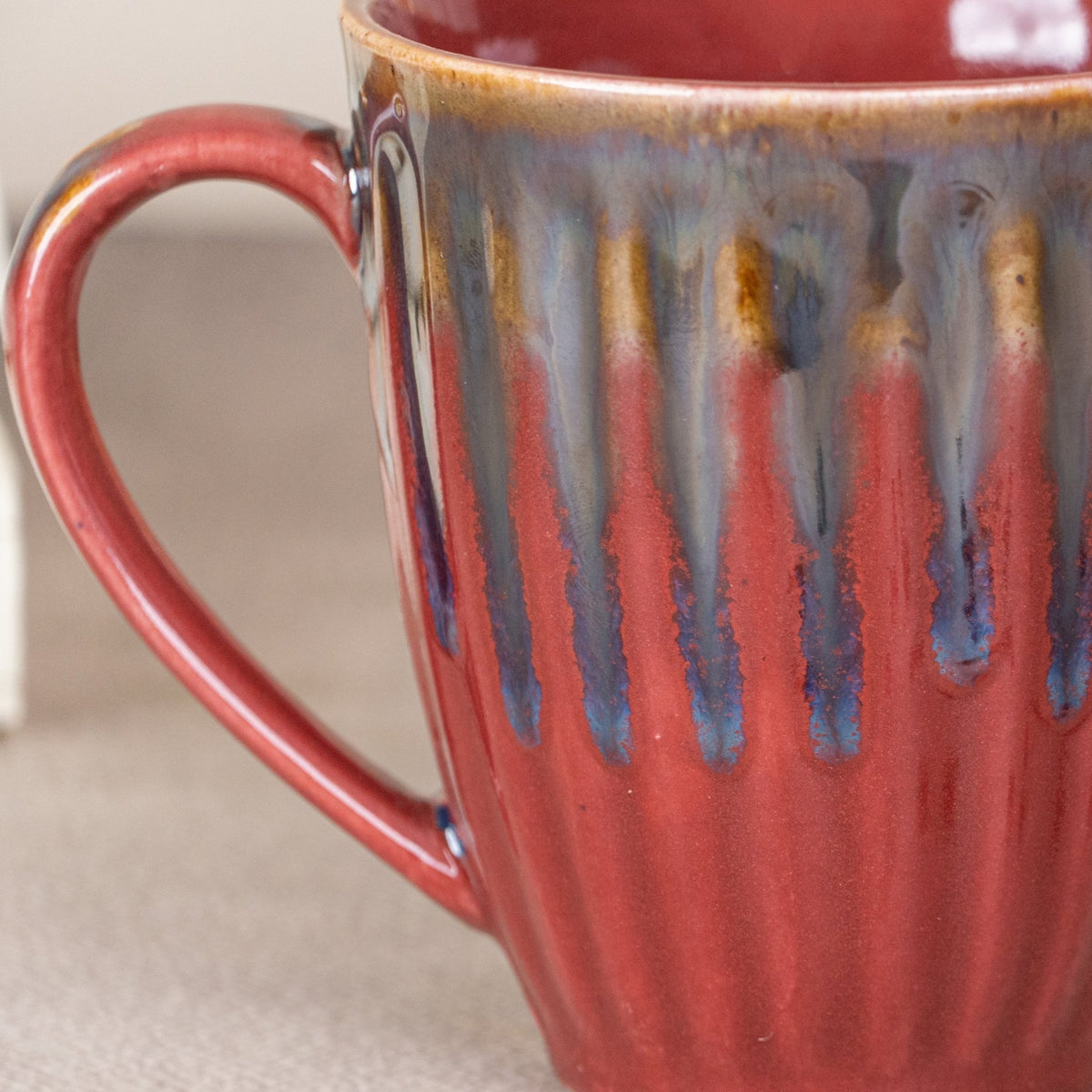 Maroon Ceramic Coffee Mug with Drops Design - The Golden Theory