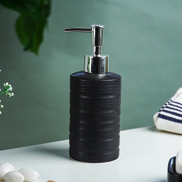 Matte Black Ceramic Bathroom Set of 4 - The Golden Theory