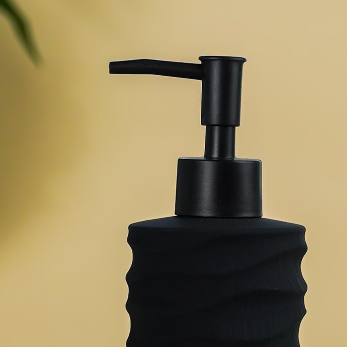 Matte Black Ripple Ceramic Soap Dispenser - The Golden Theory