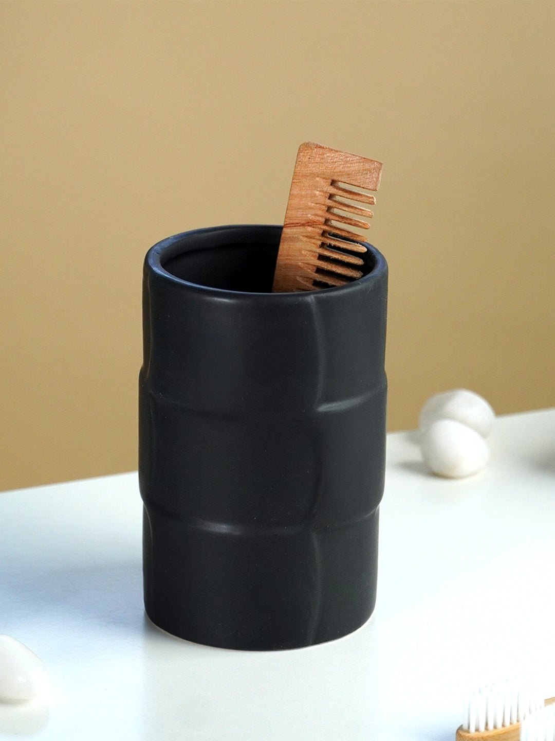 Matte Black Textured Ceramic Bathroom Set of 4 - The Golden Theory