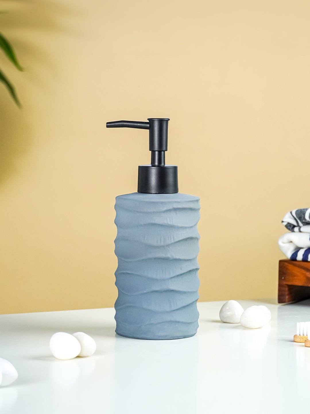 Matte Gray Ripple Ceramic Soap Dispenser - The Golden Theory