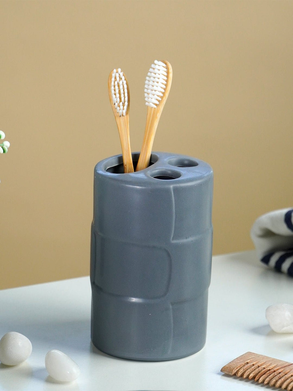 Matte Gray Textured Ceramic Bathroom Set of 4 - The Golden Theory